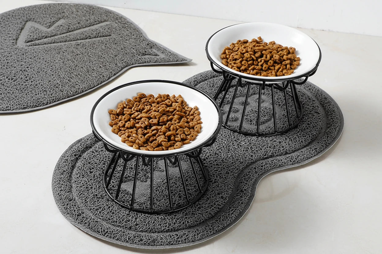 Keramiknapf mit Metallständer